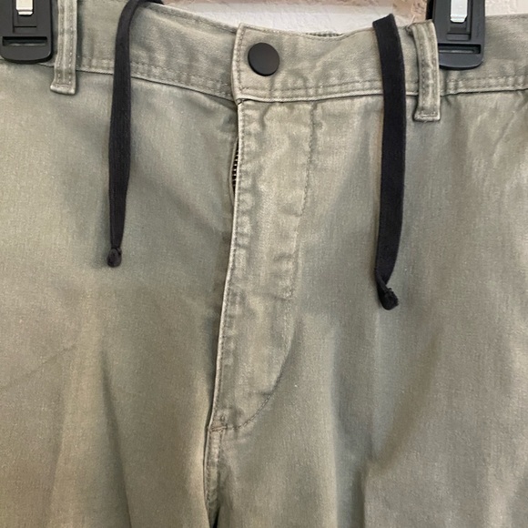 H&M Men’s Cargo Pants, Regular Fit, Front Draw string, Khaki Green, Med - Picture 3 of 9